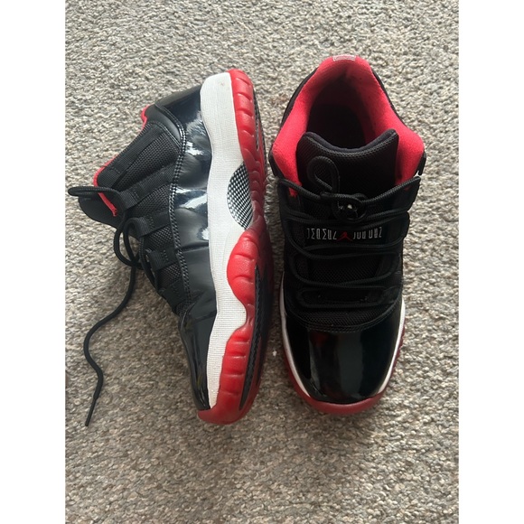 Jordan 11 Bred lows - Picture 2 of 6
